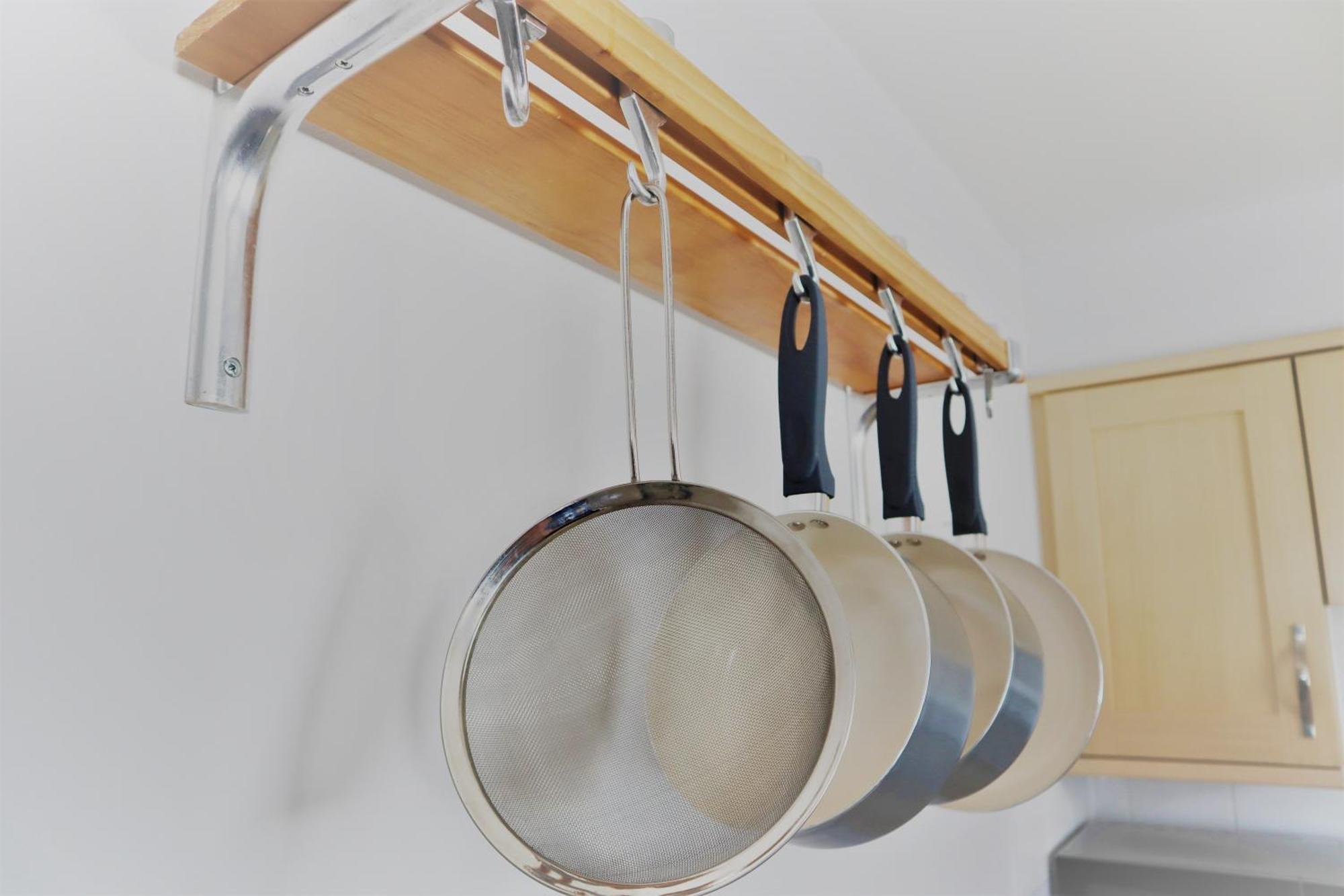 2Br Apt In Crawley W Parking - Near Gatwick Appartement Buitenkant foto